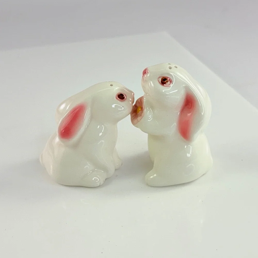 Avon 1983 Bunny Mates Ceramic Salt Pepper Shakers White Pink Rabbit Flower Chip